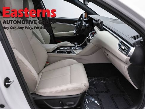 Used 2025 Genesis G70 2.5T RWD image 25