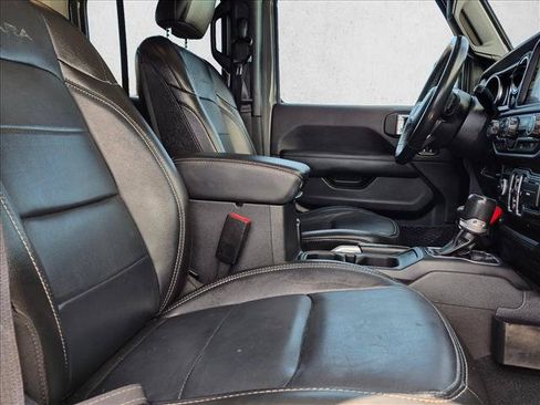 Used 2022 Jeep Wrangler Unlimited Sahara AWD/4WD image 22