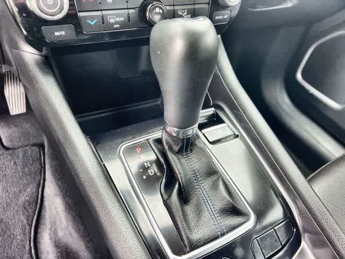 Used 2022 Jeep Compass Latitude FWD image 16