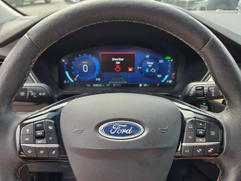 Used 2021 Ford Escape Titanium w/ Titanium Elite Package AWD/4WD image 24