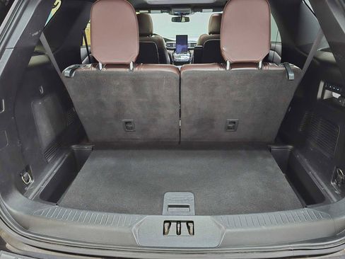 Used 2021 Ford Explorer Platinum w/ Equipment Group 601A image 17