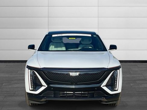 Used 2026 Cadillac Lyriq Signature Sport AWD/4WD image 5