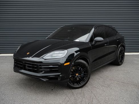 Certified 2024 Porsche Cayenne Coupe AWD/4WD image 1