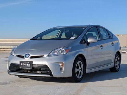 Used 2015 Toyota Prius Four image 3