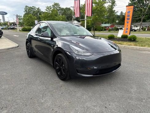 Used 2024 Tesla Model Y 2WD image 4