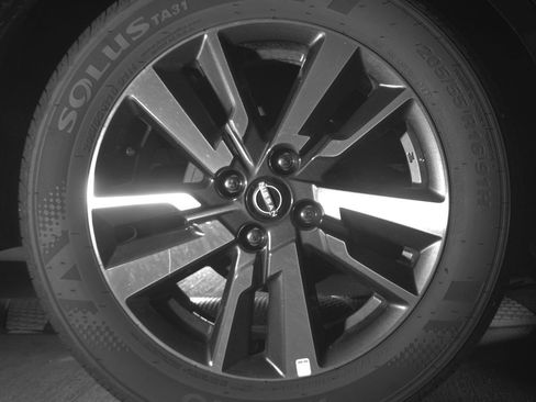 Used 2025 Nissan Versa SV FWD image 18