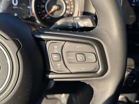 Used 2025 Jeep Gladiator Willys image 22