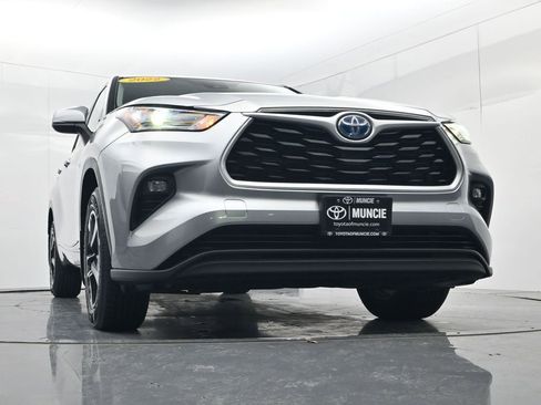Used 2022 Toyota Highlander LE image 44