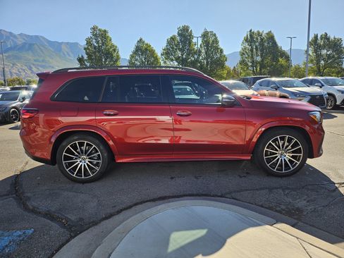 Used 2024 Mercedes-Benz GLS 450 4MATIC image 4