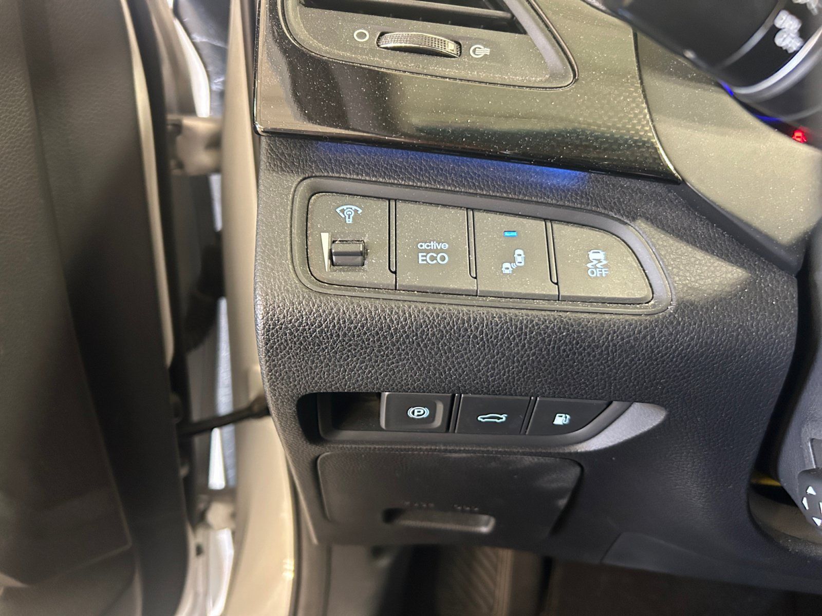 Used 2017 Hyundai Azera Limited FWD image 20