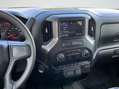 Used 2025 Chevrolet Silverado 1500 Custom AWD/4WD image 9