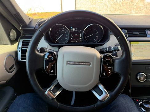 Used 2019 Land Rover Discovery SE image 27