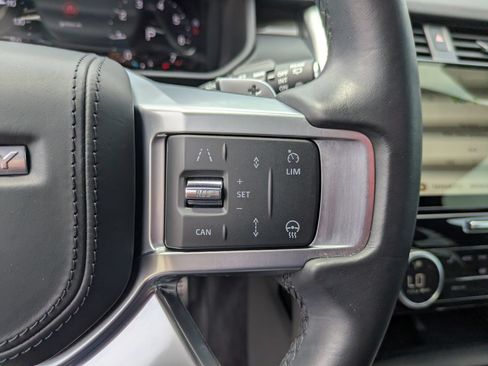 Used 2023 Land Rover Discovery Metropolitan Edition AWD/4WD image 19