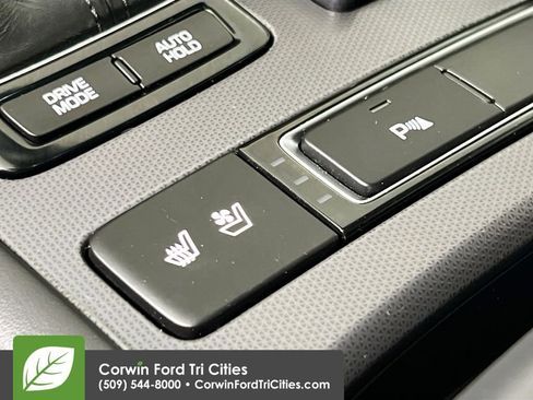 Used 2015 Hyundai Genesis 5.0 image 24