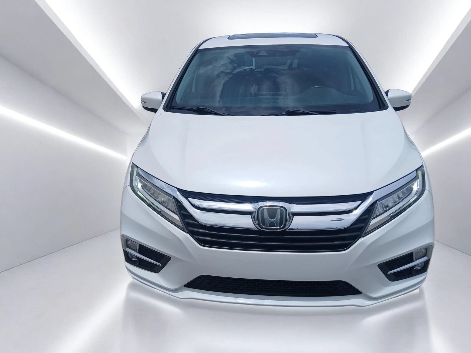 Used 2020 Honda Odyssey Elite image 3