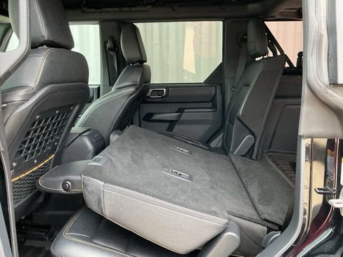 Used 2024 Ford Bronco Badlands AWD/4WD image 19