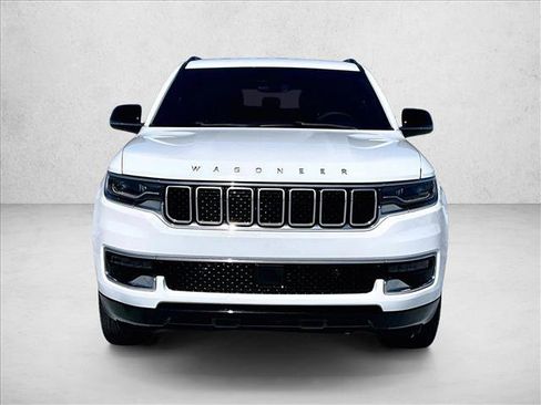 Used 2024 Jeep Wagoneer 2WD image 3