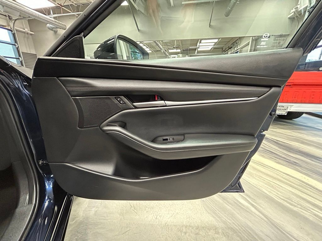Used 2024 MAZDA MAZDA3 s FWD image 33