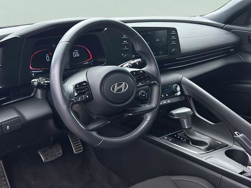 Certified 2025 Hyundai Elantra Sport image 11