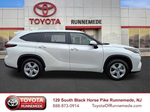 Certified 2025 Toyota Highlander LE AWD/4WD image 7