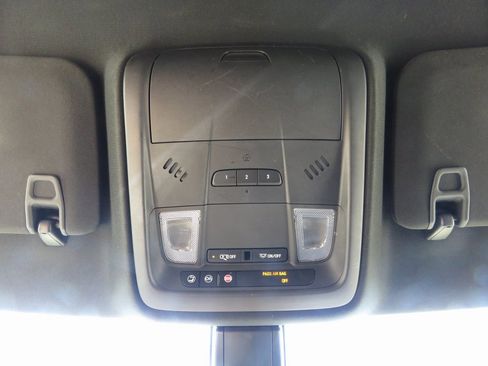 Used 2018 Cadillac XT5 AWD image 27