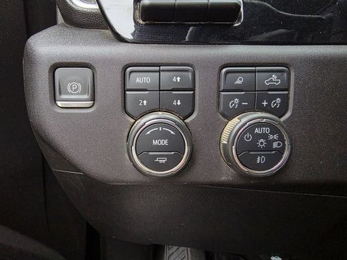 Used 2024 Chevrolet Silverado 2500 LTZ w/ LTZ Convenience Package AWD/4WD image 12