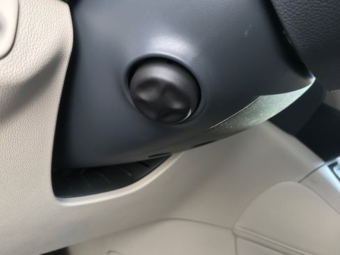 Certified 2023 GMC Acadia Denali w/ Denali Technology Package image 39