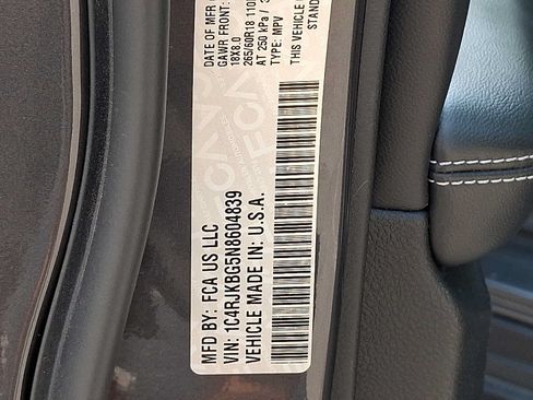 Used 2022 Jeep Grand Cherokee L Limited AWD/4WD image 28
