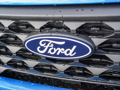 New 2025 Ford Maverick XL image 4