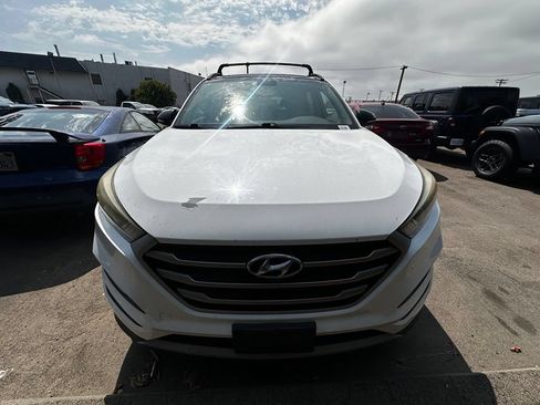 Used 2017 Hyundai Tucson Night FWD image 3