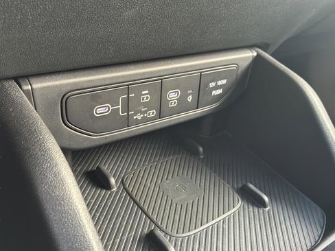 Used 2025 Kia K4 EX image 33