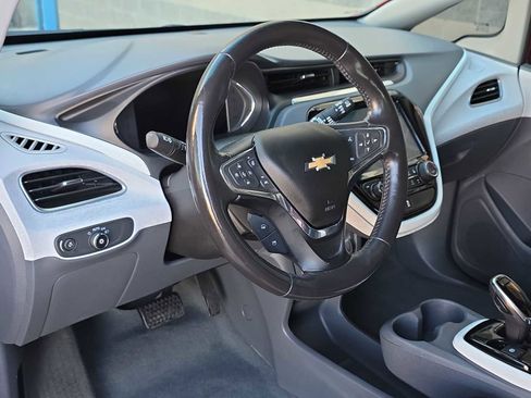 Used 2020 Chevrolet Bolt LT image 2