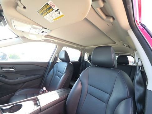 Used 2023 Nissan Rogue SL w/ SL Premium Package image 14