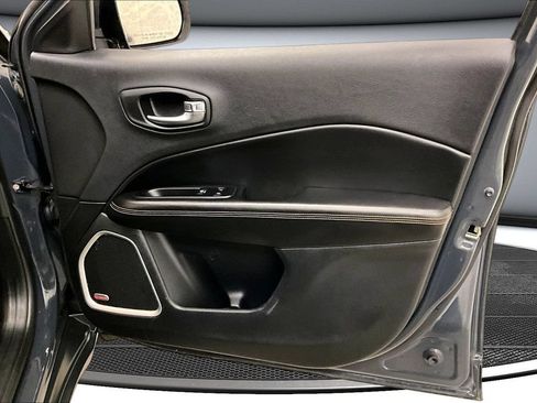 Used 2018 Jeep Compass Limited AWD/4WD image 28