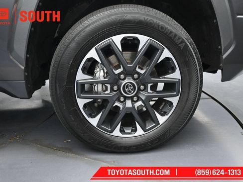 Used 2023 Toyota Tundra Limited AWD/4WD image 34