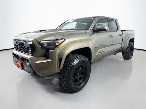 Certified 2024 Toyota Tacoma TRD Sport image 3