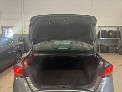 Used 2025 Nissan Altima 2.5 SV FWD image 28
