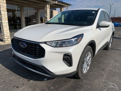 Used 2023 Ford Escape Active w/ Tech Pack #2 image 7