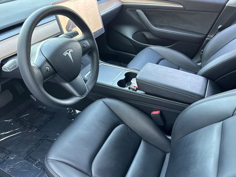 Used 2023 Tesla Model 3 Standard Range image 9