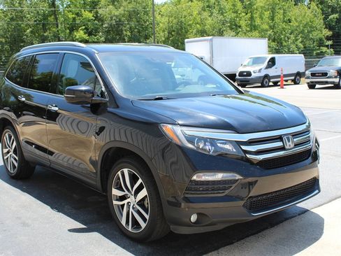 Used 2018 Honda Pilot Elite image 2