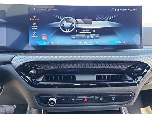 New 2026 BMW 330i Sedan w/ M Sport Package image 24