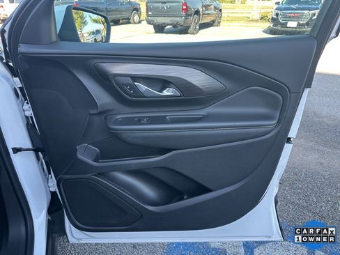 Used 2024 GMC Terrain SLT image 53