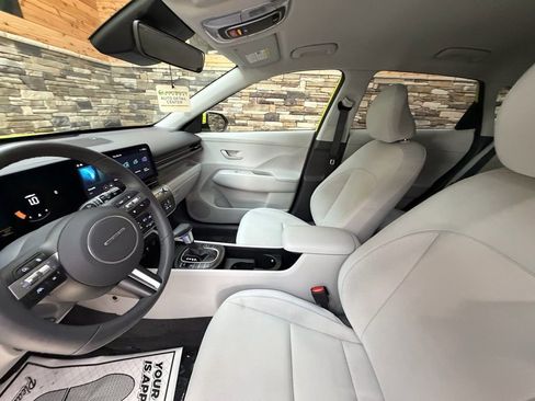 Used 2024 Hyundai Kona SEL image 11