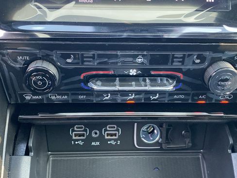 New 2025 Jeep Grand Cherokee L Altitude image 15