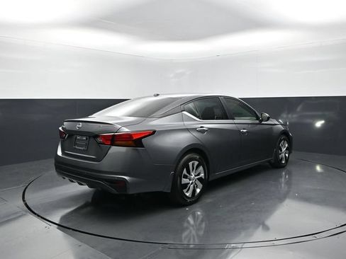 Used 2025 Nissan Altima 2.5 S FWD image 8