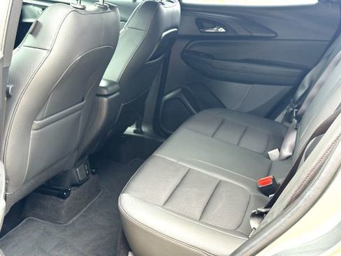 Used 2023 Chevrolet TrailBlazer RS w/ Sun and Liftgate Package FWD image 23