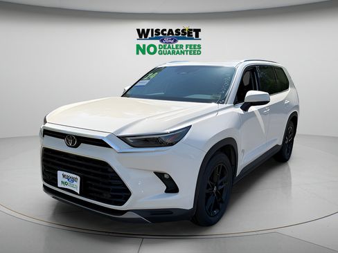 Used 2024 Toyota Grand Highlander AWD image 17