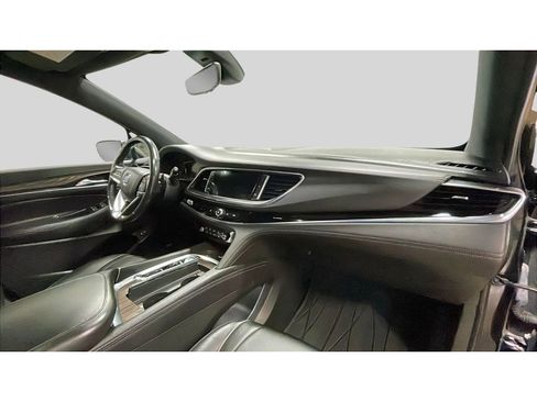 Used 2022 Buick Enclave Avenir w/ Avenir Technology Package image 18