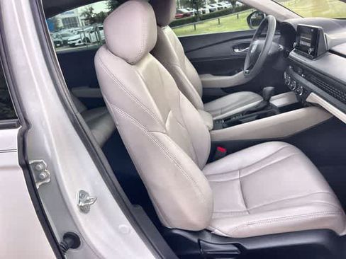 Used 2023 Honda Accord EX image 12