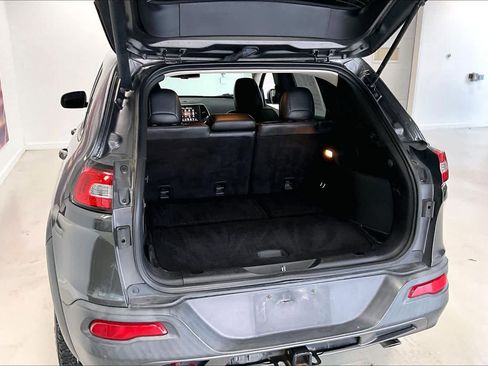 Used 2014 Jeep Cherokee Trailhawk w/ Comfort/Convenience Group image 17